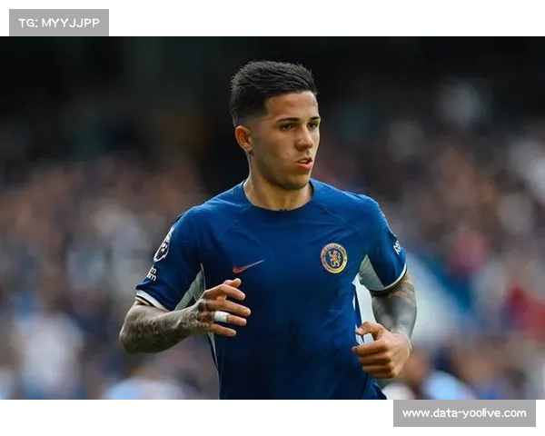 恩佐绝平背后的战术博弈：切尔西中场重组显韧性